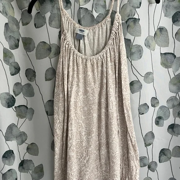 ❗️BUNDLE ❗️Women’s Old Navy Tanks / Blouses - SIZE 2X - Good Condition - Picture 3 of 5